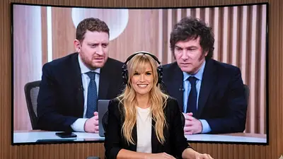 Canosa expuso a Jony Viale y reveló los pedidos que le hace Milei. Canosa expuso a Jony Viale y reveló los pedidos que le hace Milei.