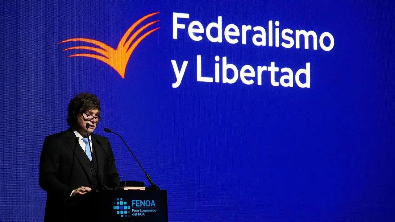 Milei explicó su "modelo de trabajo" ante economistas y empresarios tucumanos: "No se sientan culpables de la miseria de ellos"