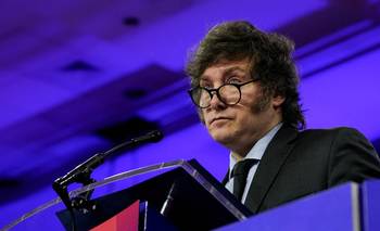 Milei viaja a Hungría para reforzar su rol global en otra cumbre de ultraderecha  | Seguimiento minuto a minuto