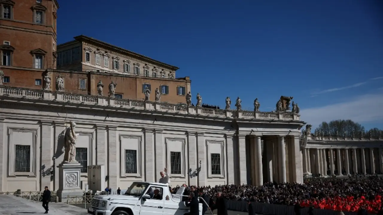 Un obispo belga insta al papa León XIV a permitir que los sacerdotes se casen a partir de 2028
