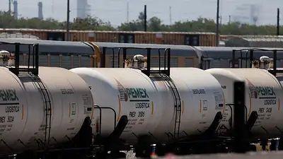 Brasileño Lula propone alianza entre Petrobras y Pemex para explorar petróleo en Golfo de México Brasileño Lula propone alianza entre Petrobras y Pemex para explorar petróleo en Golfo de México