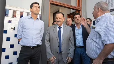 Quintela recibió a Wado de Pedro y Recalde en el marco de una intensa agenda política en La Rioja Quintela recibió a Wado de Pedro y Recalde en el marco de una intensa agenda política en La Rioja