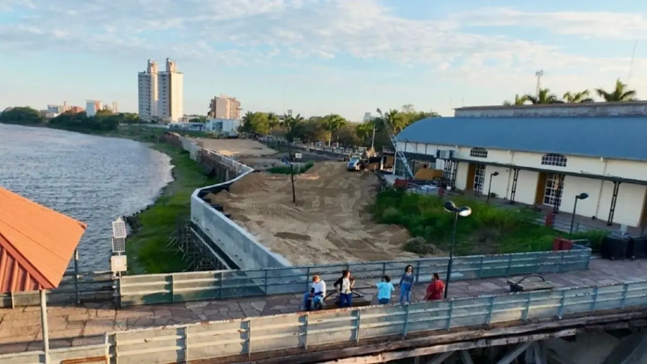 Obra pública: avanza el acceso al puerto de cargas en Formosa con mejoras viales y refuerzo del sistema de defensa