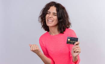 El truco para aprovechar las tarjetas plásticas vencidas en casa | Tarjetas de crédito