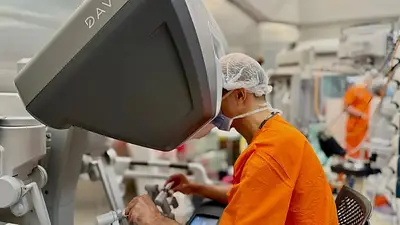 Hicieron un bypass con un robot por primera vez en Argentina: el hito de la ciencia con la última tecnología Hicieron un bypass con un robot por primera vez en Argentina: el hito de la ciencia con la última tecnología