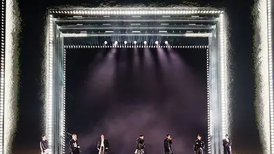El supergrupo de K-pop BTS paraliza el centro de Seúl con su concierto de regreso El supergrupo de K-pop BTS paraliza el centro de Seúl con su concierto de regreso
