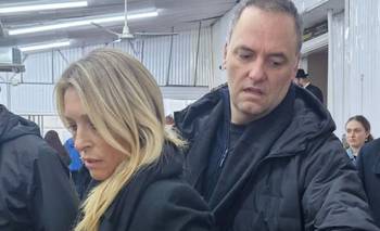 Los viajes de Adorni: ordenan levantar el secreto bancario para saber quién pagó  | Investigación judicial