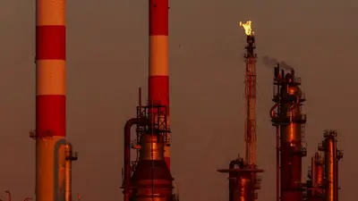 Precios del petróleo seguirán subiendo el lunes a medida que recrudece guerra en Oriente Medio Precios del petróleo seguirán subiendo el lunes a medida que recrudece guerra en Oriente Medio