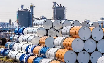 Dudas sobre avances diplomáticos entre EE.UU. e Irán: el petróleo sigue subiendo | Conflicto en medio oriente