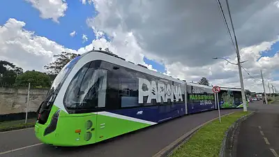 Eléctrico, sin rieles y con guía digital: como es el transporte público más sustentable de la región Eléctrico, sin rieles y con guía digital: como es el transporte público más sustentable de la región
