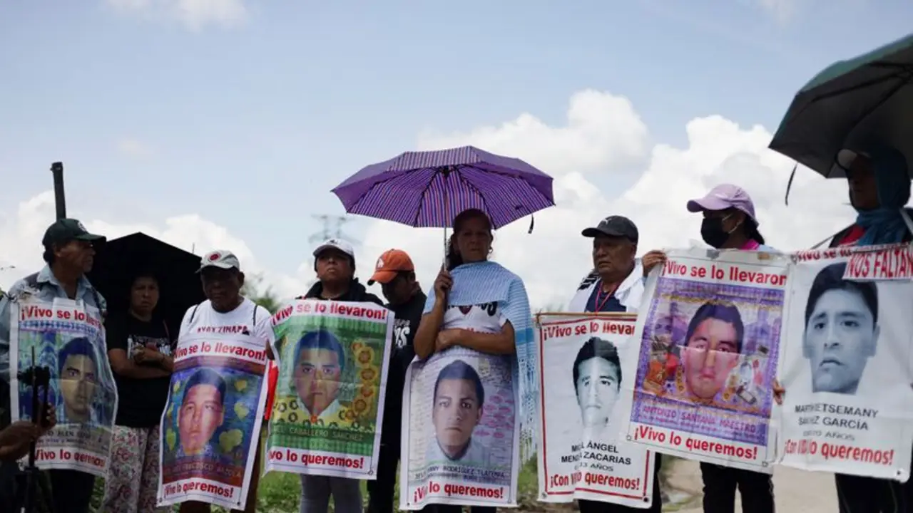 Gobierno de México negocia regreso de expertos internacionales para que investiguen caso Ayotzinapa