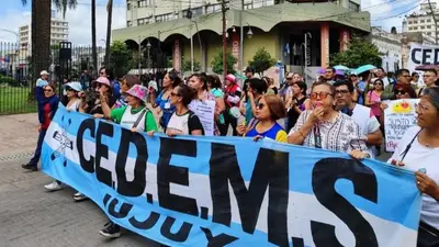 Semana caliente para Sadir: docentes, estatales y trabajadores de Salud realizarán paros Semana caliente para Sadir: docentes, estatales y trabajadores de Salud realizarán paros