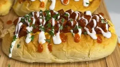 panchos con salsa barbacoa. panchos con salsa barbacoa.