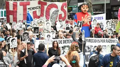 A 50 años del golpe, desde La Rioja repudiaron el negacionismo por parte del Gobierno nacional: "Es una burla a la memoria” A 50 años del golpe, desde La Rioja repudiaron el negacionismo por parte del Gobierno nacional: "Es una burla a la memoria”