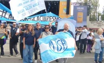 Trabajadores de Salud iniciaron un paro de 72 horas contra el ajuste de Vidal | Santa cruz 