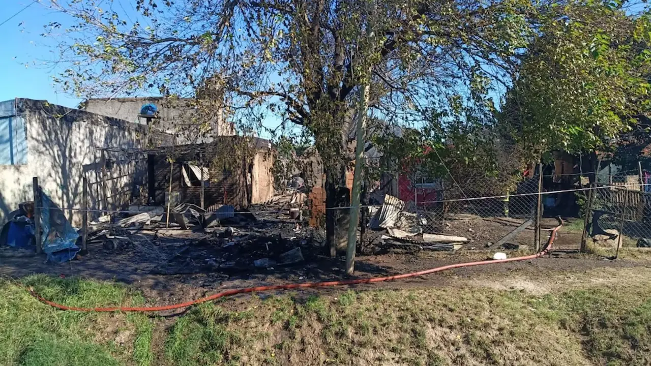 Incendio en Mariano Acosta: quién es el hombre acusado de provocar el fuego