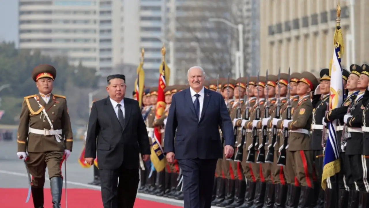 Los líderes de Corea del Norte y Bielorrusia firman un tratado de amistad