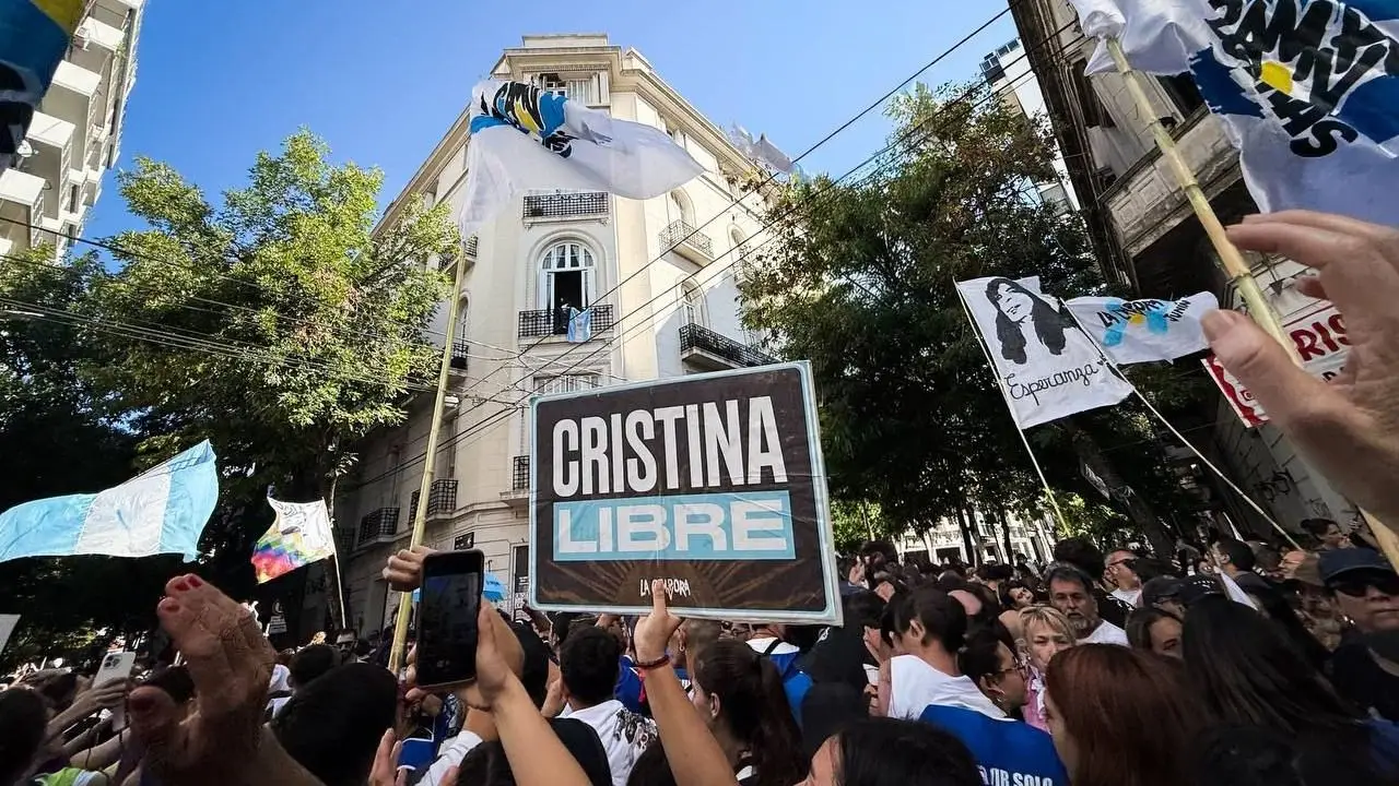 El fiscal Luciani y un gesto al gobierno en plena crisis: amenaza con revocar la domiciliaria de CFK por la marcha del 24 de marzo