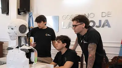 Con Quintela presente, La Rioja presentó su primer robot humanoide y marca un hito en innovación tecnológica Con Quintela presente, La Rioja presentó su primer robot humanoide y marca un hito en innovación tecnológica