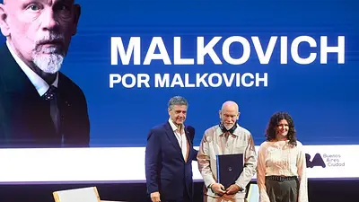El gobierno de la Ciudad distinguió a John Malkovich como Huésped de Honor en Buenos Aires El gobierno de la Ciudad distinguió a John Malkovich como Huésped de Honor en Buenos Aires