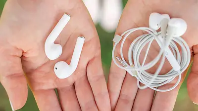 Auriculares inalámbricos y con cable. Auriculares inalámbricos y con cable.