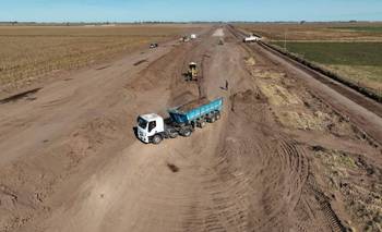 Buenos Aires trabaja en la reparación del camino del Meridiano V: los detalles | Obra pública