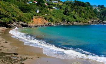 El balneario único de Chile que combina playas, ríos y bosque | Escapadas