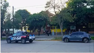 Horror en Santa Fe: un alumno entró armado a un colegio y mató a un compañero Horror en Santa Fe: un alumno entró armado a un colegio y mató a un compañero