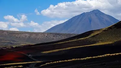 El destino argentino ideal para el otoño que combina paisajes únicos y turismo científico en plena montaña El destino argentino ideal para el otoño que combina paisajes únicos y turismo científico en plena montaña