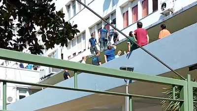 Una mujer se tiró del cuarto piso del Hospital Churruca: qué se sabe hasta el momento Una mujer se tiró del cuarto piso del Hospital Churruca: qué se sabe hasta el momento