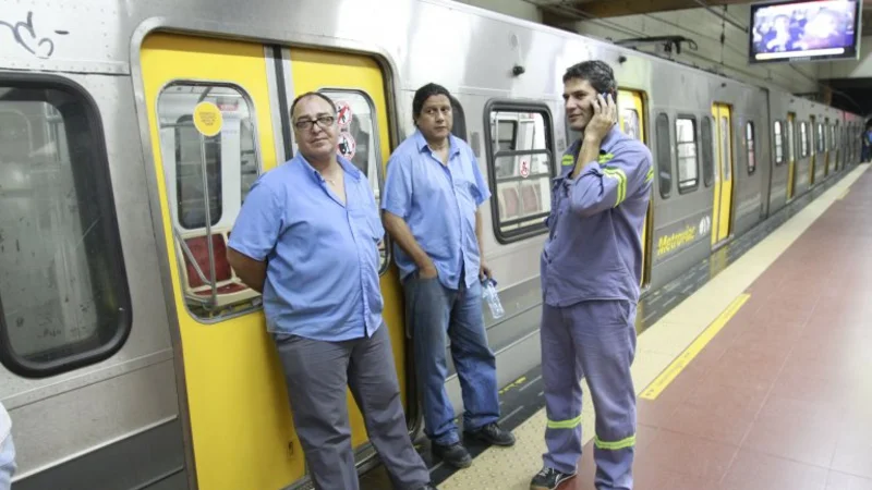 Trabajadores del subte reclaman aumento salarial del 40 por ciento Trabajadores del subte reclaman aumento salarial del 40 por ciento
