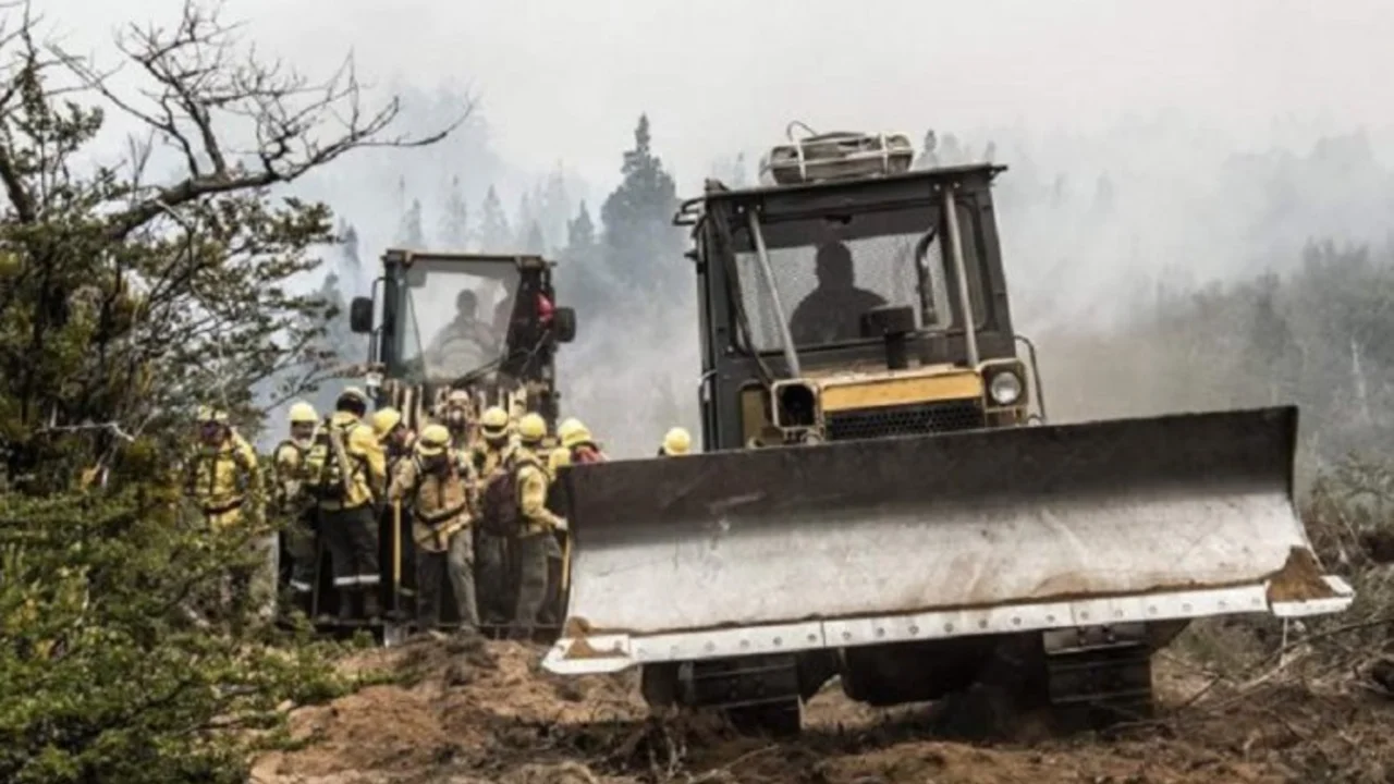Aseguran que se controlaron los incendios en la cordillera chubutense