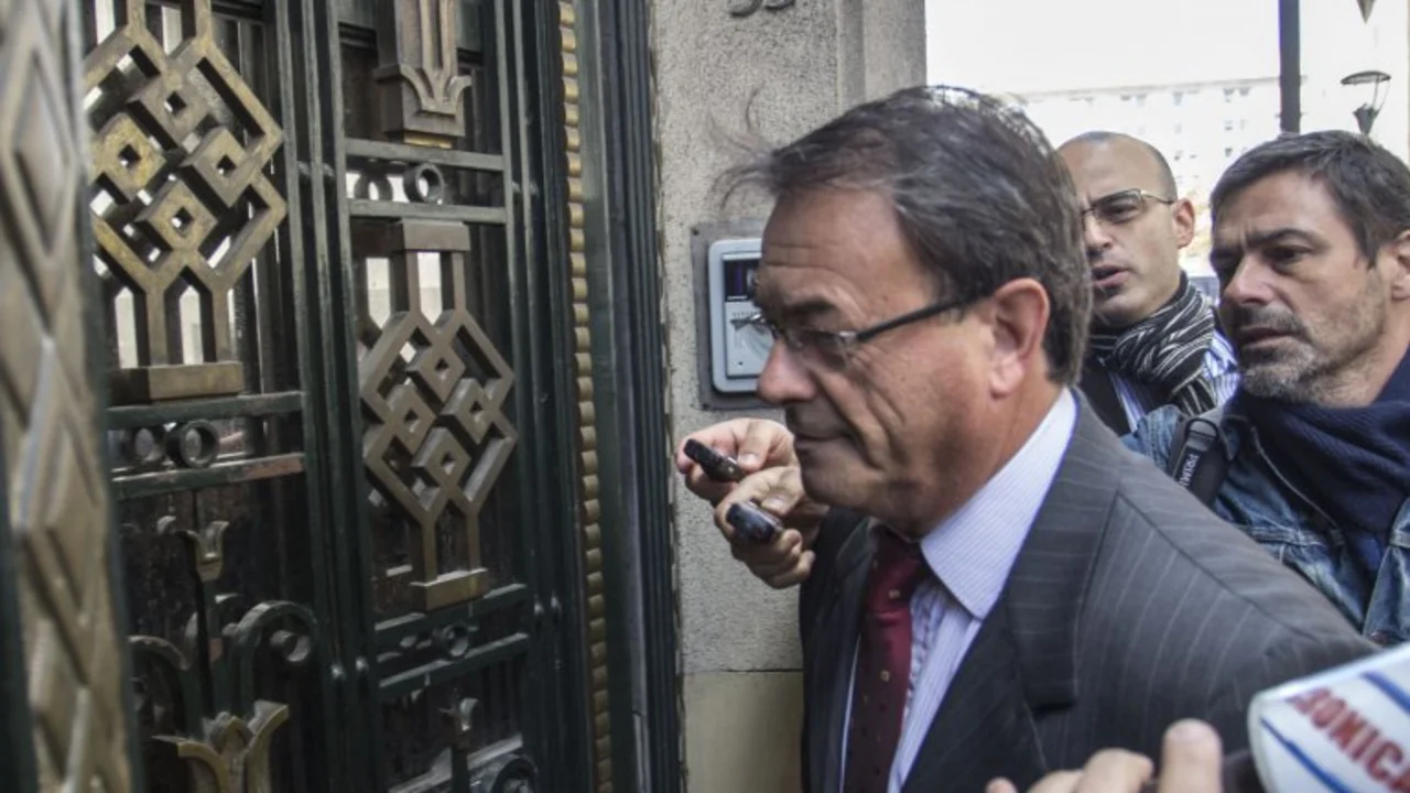 El abogado de Stiuso dijo que el ex agente "está en el exterior" y que no tiene "cómo buscarlo"