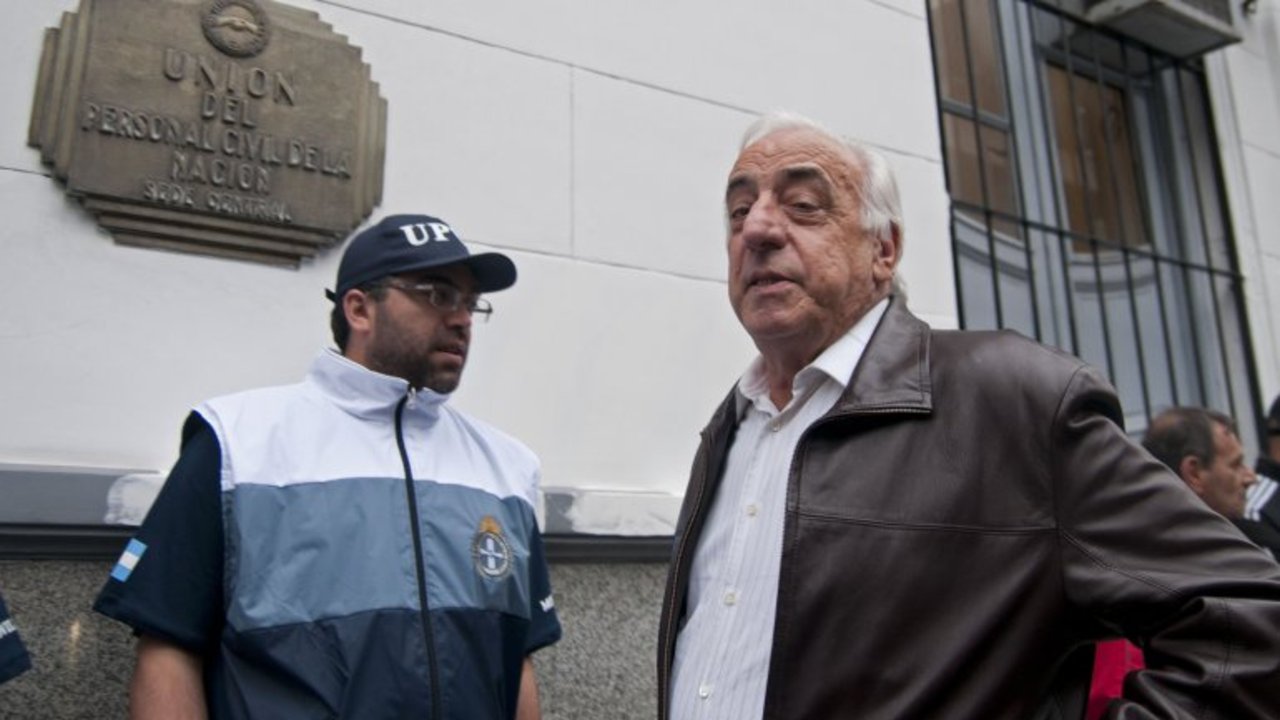 La UTA ahora dice que se sumará al nuevo paro y pide elevar el piso de Ganancias a $30 mil