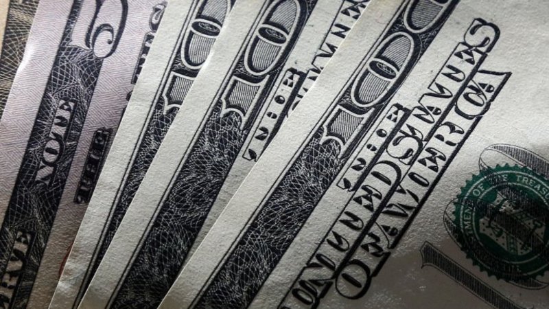 Dólar blue cayó dos centavos a $ 12,43