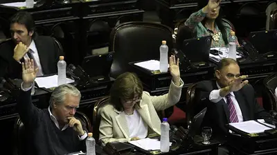Ferrocarriles: hasta Carrió y el PRO votaron a favor del proyecto Ferrocarriles: hasta Carrió y el PRO votaron a favor del proyecto