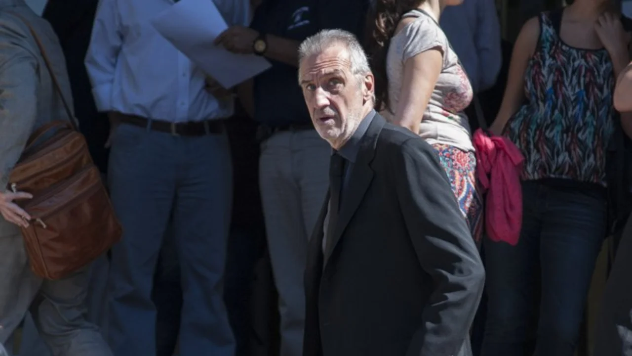 "Si hacer mi trabajo es joder políticamente, seguiré jodiendo", dijo Moldes
