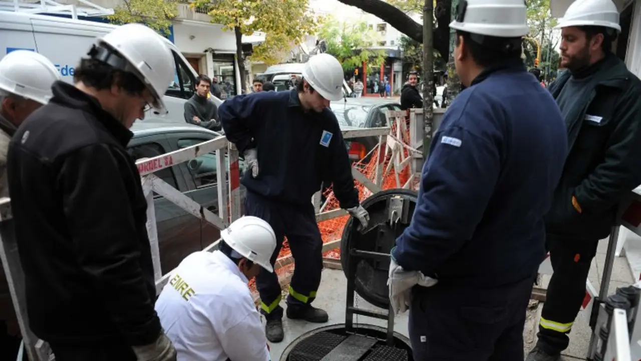 Servicios públicos: lanzan programa de inversión para barrios carenciados