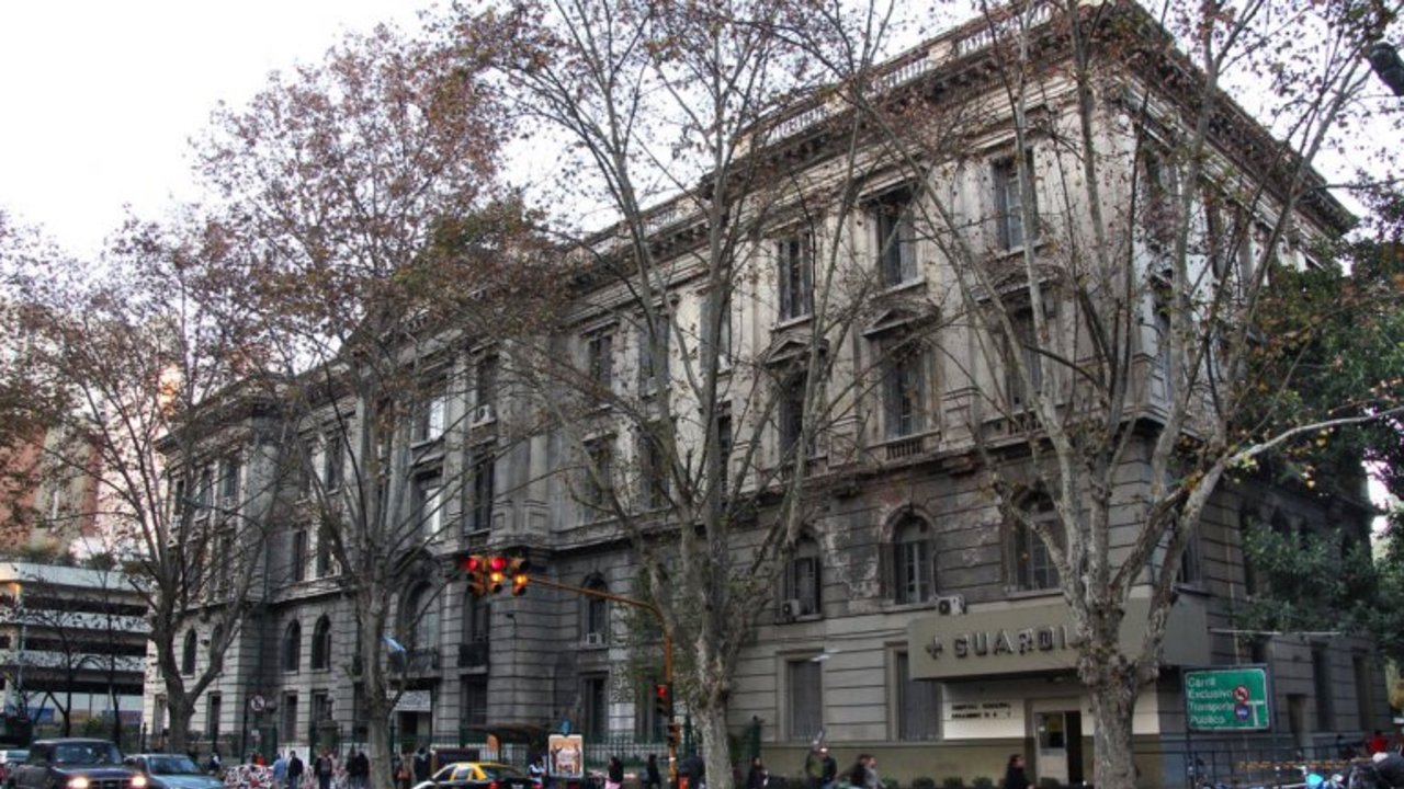La salud porteña en jaque por paros y precarizacion laboral