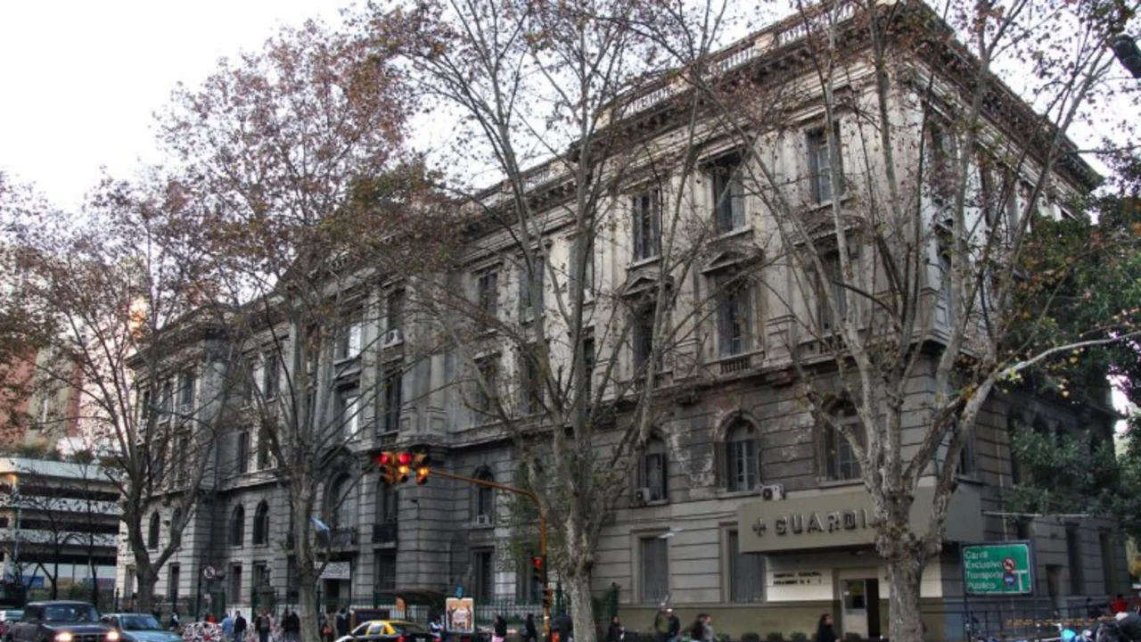 La salud porteña en jaque por paros y precarizacion laboral