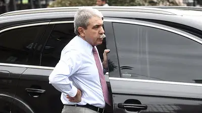Aníbal Fernández invita a radicales "rebeldes" a sumarse al FpV Aníbal Fernández invita a radicales "rebeldes" a sumarse al FpV