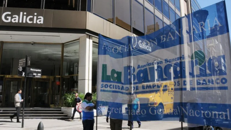 Con las paritarias trabadas, bancarios acusan al Gobierno y a banqueros de "buscar un conflicto"