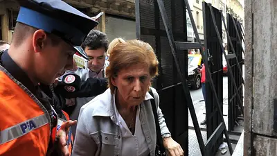 Allanaron la casa de la madre de Nisman y encontraron el arma del fiscal Allanaron la casa de la madre de Nisman y encontraron el arma del fiscal