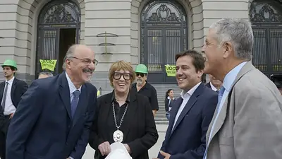 De Vido y Recalde recorrieron el Centro Cultural Néstor Kirchner De Vido y Recalde recorrieron el Centro Cultural Néstor Kirchner