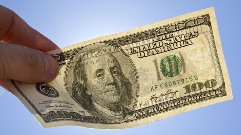 El blue cedió un centavo a $ 12,71