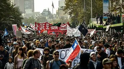 Chile: 180 mil estudiantes marcharon por la educación Chile: 180 mil estudiantes marcharon por la educación