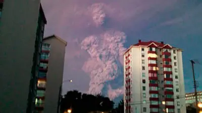 Insólito: la extraña figura humana que aparece en las cenizas del Calbuco Insólito: la extraña figura humana que aparece en las cenizas del Calbuco