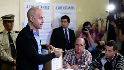 Larreta votó y probó la boleta electrónica: "Vamos a estar todos juntos esperando los resultados" Larreta votó y probó la boleta electrónica: "Vamos a estar todos juntos esperando los resultados"