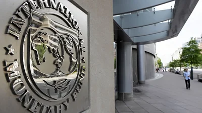 El FMI dijo que la Argentina debería devaluar y ajustar El FMI dijo que la Argentina debería devaluar y ajustar