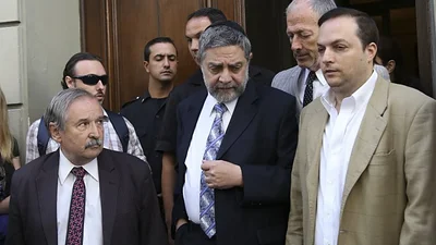 Abren causa contra dirigentes de AMIA y DAIA por presunta "traición a la patria" Abren causa contra dirigentes de AMIA y DAIA por presunta "traición a la patria"